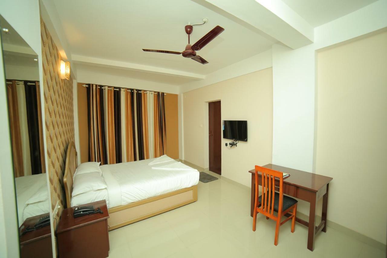 Hotel Clifften Thiruvananthapuram Zewnętrze zdjęcie